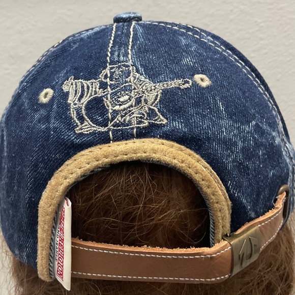 TRUE RELIGION CAP - Picture 4 of 7